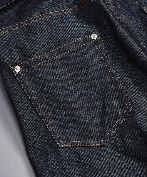 UNITED TOKYO（ユナイテッドトウキョウ）の「TYPEZ SILK DENIM STRAIGHT PANTS（デニムパンツ・メンズ・ダークインディゴブルー・2/1）」の11枚目の写真