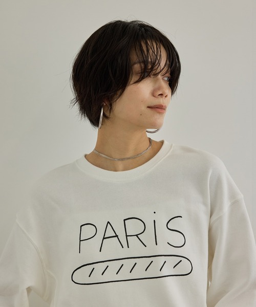 SALON adam et rope'(サロン アダム エ ロペ)の「【Camille de Cussac by SALON】アートプリントスウェット(スウェット・レディース・ベージュ系その他2/ホワイト系その他2/ベージュ系その他/ホワイト系その他/ベージュ/ホワイト・FREE)」の1枚目の写真