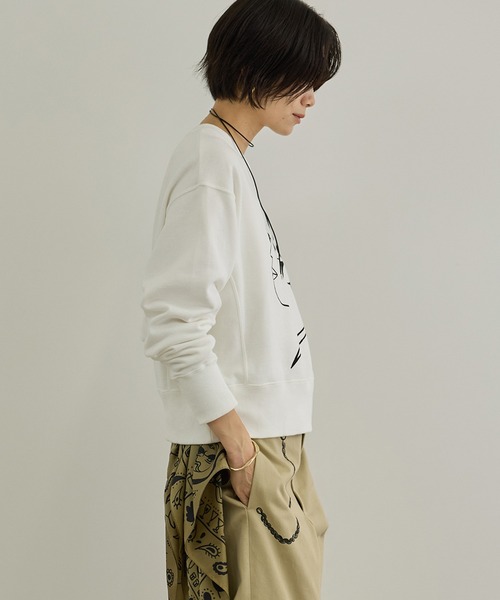SALON adam et rope'(サロン アダム エ ロペ)の「【Camille de Cussac by SALON】アートプリントスウェット(スウェット・レディース・ベージュ系その他2/ホワイト系その他2/ベージュ系その他/ホワイト系その他/ベージュ/ホワイト・FREE)」の16枚目の写真