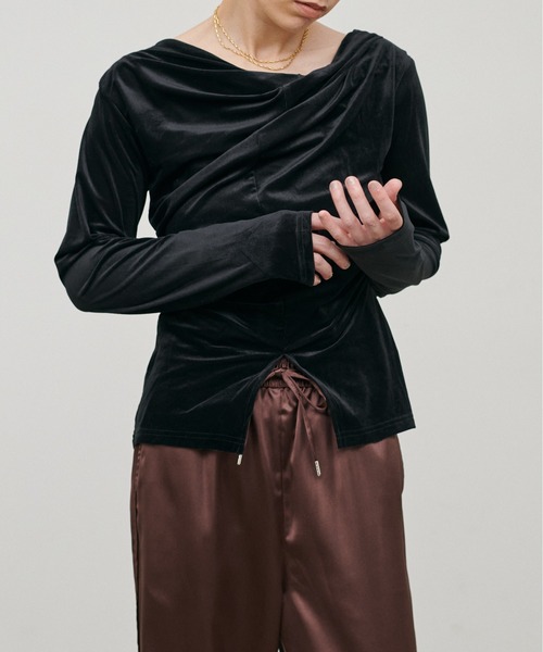 LARUTA（ラルータ）の「【LARUTA】［Web限定］シアーベロアカシュクールプルオーバー（Tシャツ/カットソー・レディース・アイボリー/ブラック/ブラウン/イエロー・FREE）」の3枚目の写真