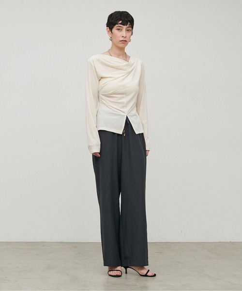 LARUTA（ラルータ）の「【LARUTA】［Web限定］シアーベロアカシュクールプルオーバー（Tシャツ/カットソー・レディース・アイボリー/ブラック/ブラウン/イエロー・FREE）」の8枚目の写真