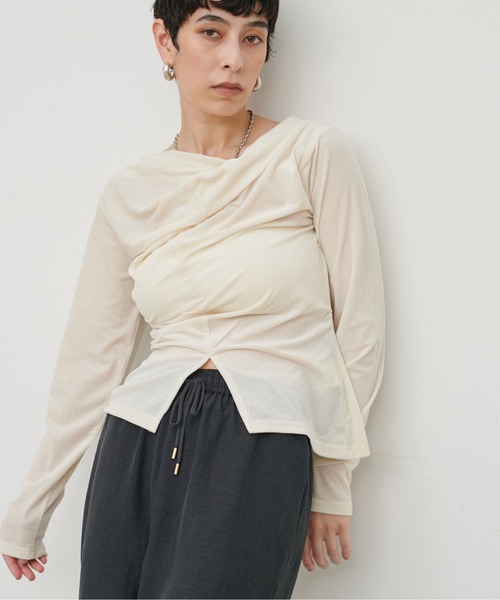 LARUTA（ラルータ）の「【LARUTA】［Web限定］シアーベロアカシュクールプルオーバー（Tシャツ/カットソー・レディース・アイボリー/ブラック/ブラウン/イエロー・FREE）」の6枚目の写真