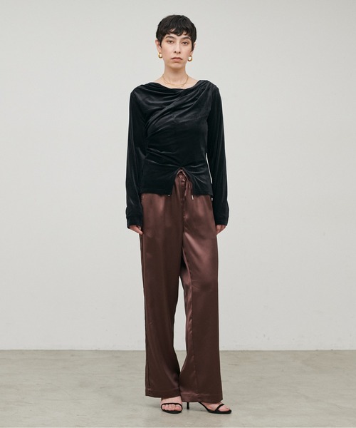 LARUTA（ラルータ）の「【LARUTA】［Web限定］シアーベロアカシュクールプルオーバー（Tシャツ/カットソー・レディース・アイボリー/ブラック/ブラウン/イエロー・FREE）」の16枚目の写真