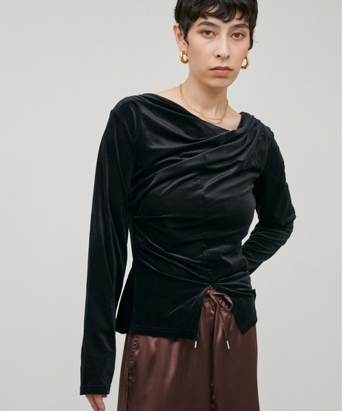 LARUTA（ラルータ）の「【LARUTA】［Web限定］シアーベロアカシュクールプルオーバー（Tシャツ/カットソー・レディース・アイボリー/ブラック/ブラウン/イエロー・FREE）」の14枚目の写真