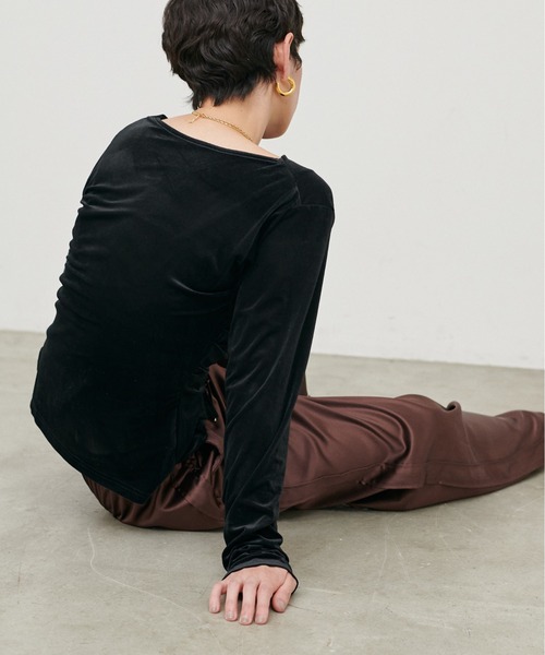 LARUTA（ラルータ）の「【LARUTA】［Web限定］シアーベロアカシュクールプルオーバー（Tシャツ/カットソー・レディース・アイボリー/ブラック/ブラウン/イエロー・FREE）」の13枚目の写真