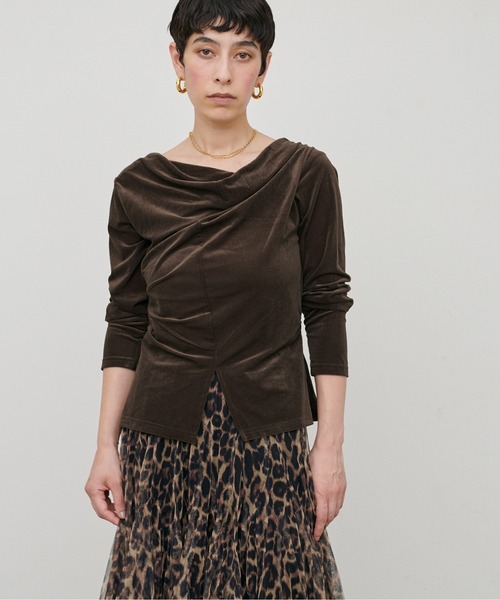 LARUTA（ラルータ）の「【LARUTA】［Web限定］シアーベロアカシュクールプルオーバー（Tシャツ/カットソー・レディース・アイボリー/ブラック/ブラウン/イエロー・FREE）」の19枚目の写真