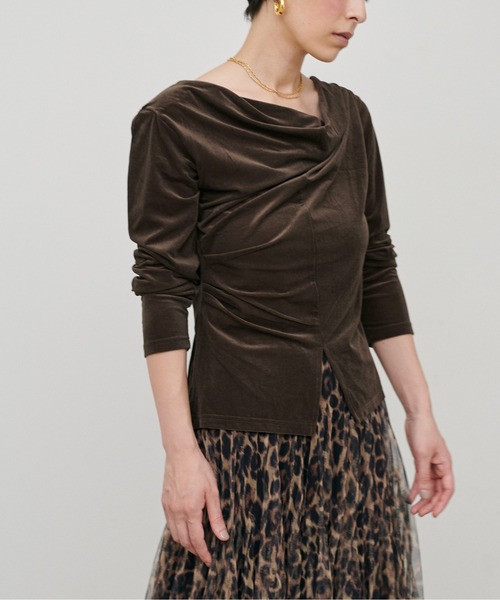 LARUTA（ラルータ）の「【LARUTA】［Web限定］シアーベロアカシュクールプルオーバー（Tシャツ/カットソー・レディース・アイボリー/ブラック/ブラウン/イエロー・FREE）」の17枚目の写真