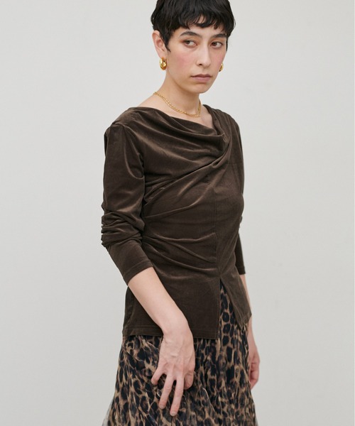 LARUTA（ラルータ）の「【LARUTA】［Web限定］シアーベロアカシュクールプルオーバー（Tシャツ/カットソー・レディース・アイボリー/ブラック/ブラウン/イエロー・FREE）」の18枚目の写真