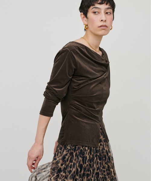 LARUTA（ラルータ）の「【LARUTA】［Web限定］シアーベロアカシュクールプルオーバー（Tシャツ/カットソー・レディース・アイボリー/ブラック/ブラウン/イエロー・FREE）」の20枚目の写真
