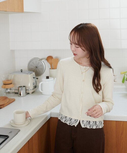 DISCOAT(ディスコート)の「【WEB限定】裾レースカーディガン(カーディガン/ボレロ・レディース・アイボリー/ブラック/ダークブラウン/グレー・FREE)」の5枚目の写真