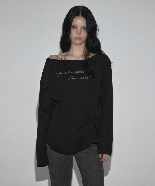 GROWHIDE(グロウハイド)の「グロップレタリングピンタックボート長袖Tシャツ_ブラック(Tシャツ/カットソー・レディース・ブラック・FREE)」の4枚目の写真
