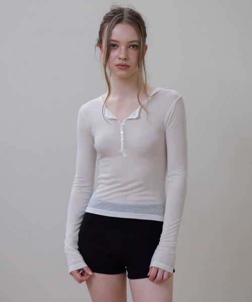 ROSEFRANTZ（ロゼフランツ）の「Henley Neck Layered Long Sleeve [Ivory]（Tシャツ/カットソー・レディース・アイボリー・OS）」の5枚目の写真