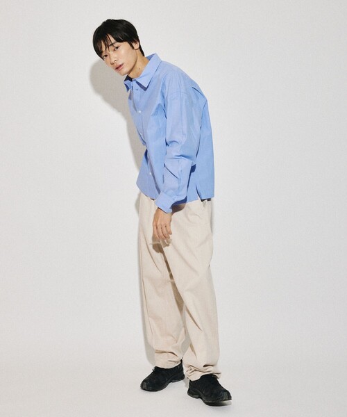 FREAK'S STORE(フリークスストア)の「限定展開 レギュラーカラー クロップド シャツ(シャツ/ブラウス・メンズ・ピンク/ブラック/ホワイト/チャコールグレー/ブルー/サックスブルー・MEDIUM/SMALL/LARGE)」の19枚目の写真