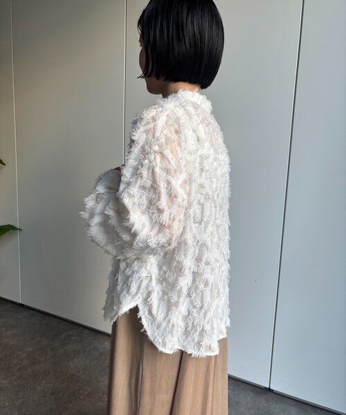 Jena espace merveilleux(ジェナ エスパスメルヴェイユ)の「フリンジジャガードシャツ(シャツ/ブラウス・レディース・オフホワイト/カーキ・FREE)」の8枚目の写真