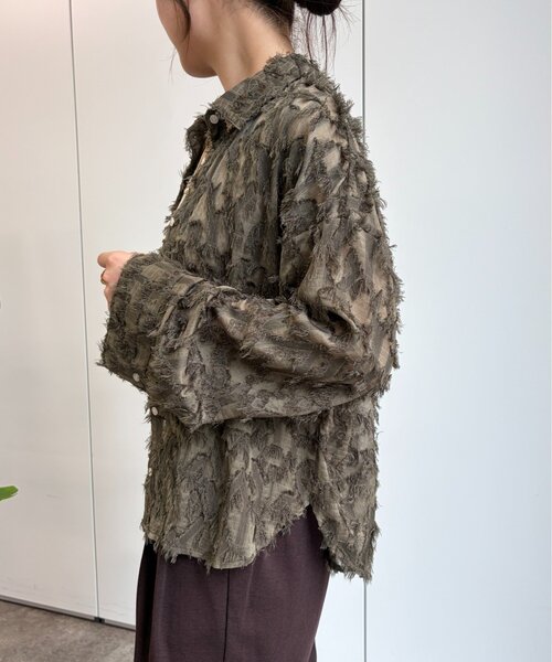 Jena espace merveilleux(ジェナ エスパスメルヴェイユ)の「フリンジジャガードシャツ(シャツ/ブラウス・レディース・オフホワイト/カーキ・FREE)」の17枚目の写真