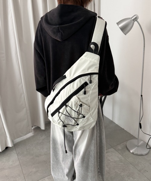 Dickies（ディッキーズ）の「∴WEGO/別注Dickiesワンショルダーバッグ（ショルダーバッグ・レディース・ブラック系その他/オフホワイト/ブラック/ライトグレー・FREE）」の5枚目の写真