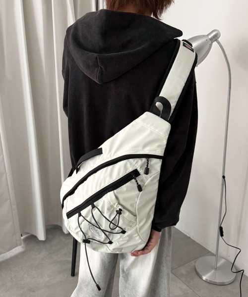 Dickies（ディッキーズ）の「∴WEGO/別注Dickiesワンショルダーバッグ（ショルダーバッグ・レディース・ブラック系その他/オフホワイト/ブラック/ライトグレー・FREE）」の6枚目の写真
