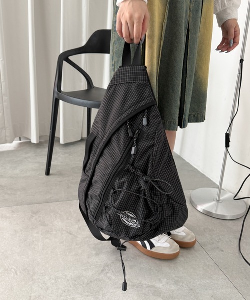 Dickies（ディッキーズ）の「∴WEGO/別注Dickiesワンショルダーバッグ（ショルダーバッグ・レディース・ブラック系その他/オフホワイト/ブラック/ライトグレー・FREE）」の13枚目の写真