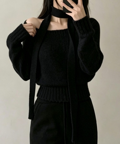 FLINEA(フリネア)の「ボートネックオフショルダーショートセーター(ニット/セーター・レディース・ホワイト/ブラック/グレー/ダークベージュ・FREE)」の3枚目の写真
