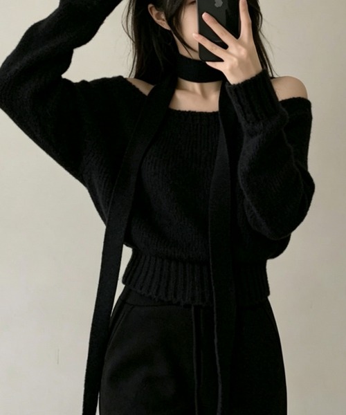 FLINEA(フリネア)の「ボートネックオフショルダーショートセーター(ニット/セーター・レディース・ホワイト/ブラック/グレー/ダークベージュ・FREE)」の8枚目の写真