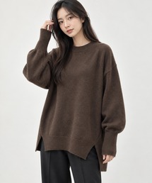 ふんわり包まれる、サイドスリットオーバーサイズニット