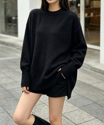 ふんわり包まれる、サイドスリットオーバーサイズニット
