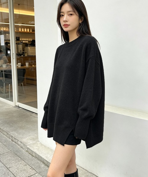BLoomMe(ブルームミー)の「ふんわり包まれる、サイドスリットオーバーサイズニット(ニット/セーター・レディース・ダークグレー/ブラック/ブラウン/オフホワイト/レッド・M)」の6枚目の写真