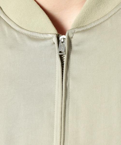 BEAUTY&YOUTH UNITED ARROWS(ビューティーアンドユースユナイテッドアローズ)の「BY サテンスカジャン◆(ブルゾン・レディース・ブラック/ベージュ・FREE)」の3枚目の写真