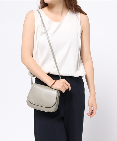 SLY(スライ)の「【ViVi 9月号掲載】LEATHER POCHETTE(ショルダーバッグ・レディース・オレンジ系その他/グレー/ワインレッド/ブラック/ピンク系その他/ブルー・FREE)」の7枚目の写真