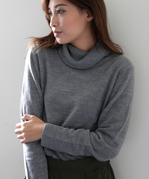 Denime（ドゥニーム）の「ソフトタッチタートルネックニット（ニット/セーター・レディース・アイボリー/ブラック/グレー/ダークグリーン・FREE）」の13枚目の写真