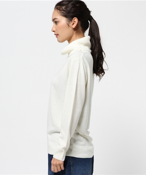Denime（ドゥニーム）の「ソフトタッチタートルネックニット（ニット/セーター・レディース・アイボリー/ブラック/グレー/ダークグリーン・FREE）」の15枚目の写真