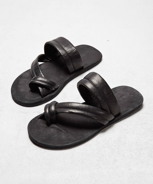 MR.OLIVE（ミスターオリーブ）の「WATER PROOF SHRINK×NUBUCK LEATHER / CUSHION BAND SANDAL（サンダル・メンズ・ブルー/ブラック/レッド/ブラウン/ベージュ・27.5cm/26.5cm/25.5cm）」の2枚目の写真