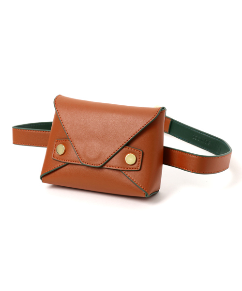 SLY(スライ)の「LETTER POCHETTE BELT(ショルダーバッグ・レディース・グレー/キャメル/ブラック・FREE)」の3枚目の写真