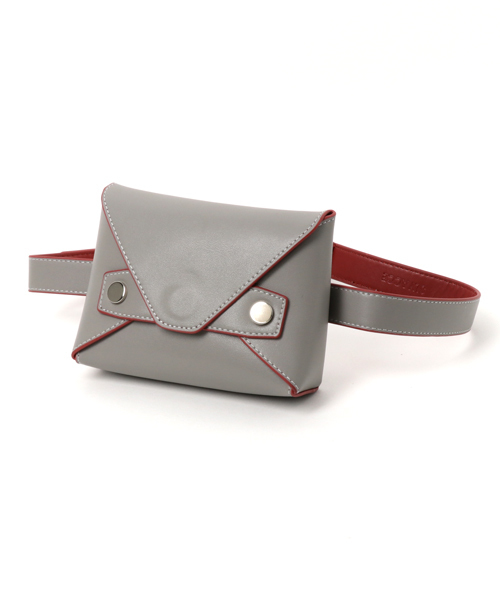 SLY(スライ)の「LETTER POCHETTE BELT(ショルダーバッグ・レディース・グレー/キャメル/ブラック・FREE)」の1枚目の写真
