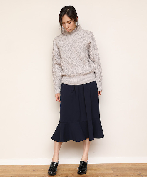 STYLEDOOR（スタイルドア）の「ハイネックケーブルニットプルオーバー（ニット/セーター・レディース・オフホワイト/ライトグレー/ダークオレンジ/グリーン/モカ・FREE）」の14枚目の写真