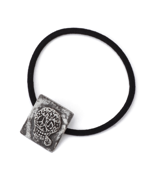 WACKO MARIA(ワコマリア)の「WACKO MARIA HEAR BAND <SKULL>(ヘアゴム・メンズ・その他1/その他2・ONE SIZE)」の2枚目の写真