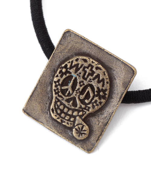 WACKO MARIA(ワコマリア)の「WACKO MARIA HEAR BAND <SKULL>(ヘアゴム・メンズ・その他1/その他2・ONE SIZE)」の5枚目の写真