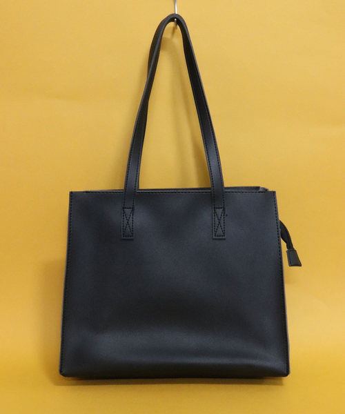 florist（フローリスト）の「【ポーチ付き】サイドファスナーカットオフトートバッグ（ショルダーバッグ・レディース・ブラック/ベージュ/グレー/ピンク/グリーン/キャメル・FREE）」の2枚目の写真