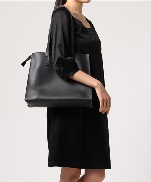 florist（フローリスト）の「【ポーチ付き】サイドファスナーカットオフトートバッグ（ショルダーバッグ・レディース・ブラック/ベージュ/グレー/ピンク/グリーン/キャメル・FREE）」の7枚目の写真