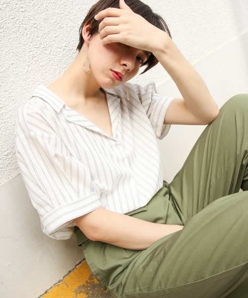 PAGEBOY（ページボーイ）の「キュームコアシャツスキッパー（シャツ/ブラウス・レディース・オフホワイト/グレイッシュベージュ/テラコッタ/ブラック/ストライプ・FREE）」の5枚目の写真