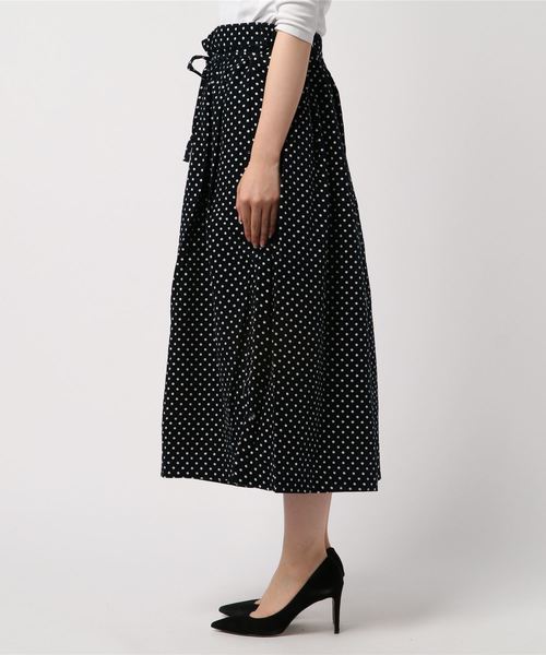 nop de nod(ノップドゥノッド)の「Polka シャツコール キュロットスカート(スカート・レディース・ブラック/ネイビー・3)」の3枚目の写真