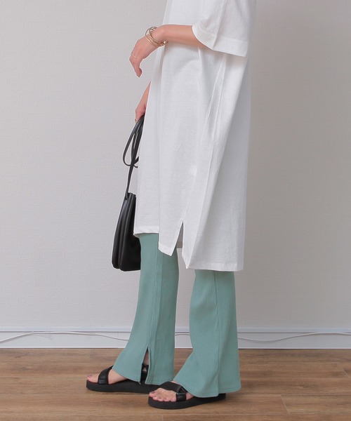 reca（レカ）の「リブフレアパンツ スリット入り（レギンス/スパッツ・レディース・ライトグレー/ブラック/ベージュ/ダークグレー/ブラウン/キャメル/カーキ/モカ/ブルー系その他/サックスブルー/グレイッシュベージュ/ダークベージュ/アイボリー/ブラウン系その他・FREE）」の13枚目の写真