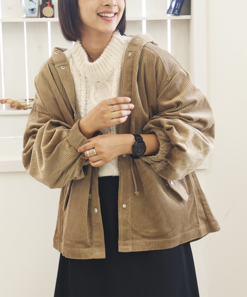 classicalelf（クラシカルエルフ）の「コーデュロイ無地ミドル丈ボリューム袖マウンテンパーカー（マウンテンパーカー・レディース・ベージュ/ブラウン/アイボリー/ライトカーキ・MEDIUM/LARGE）」の5枚目の写真