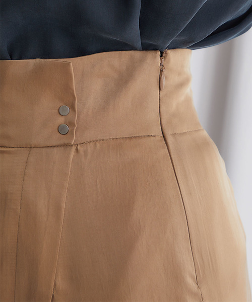 STUDIOUS（ステュディオス）の「【STUDIOUS】キュプラサテン スリットスカート（スカート・レディース・ブラック/ベージュ/パープル・1/2）」の13枚目の写真