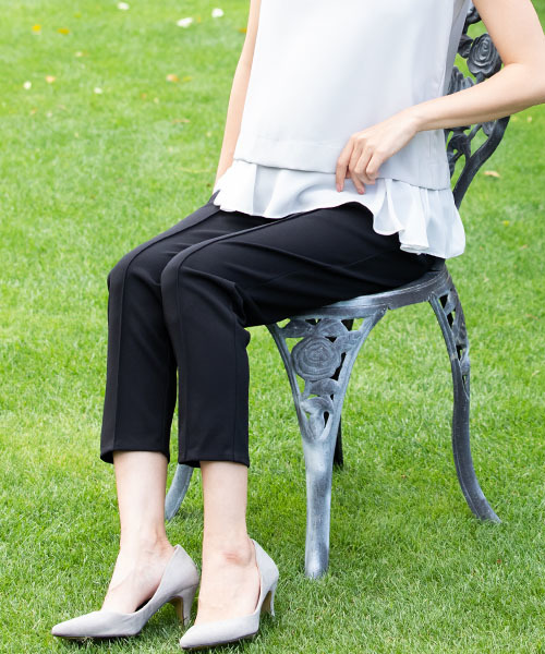 SweetMommy（スウィートマミー）の「ストレッチ センタープレス スリムスラックス [マタニティ]（マタニティウェア/グッズ・レディース・ブラック/ネイビー/グレイッシュベージュ・S/M/L）」の4枚目の写真