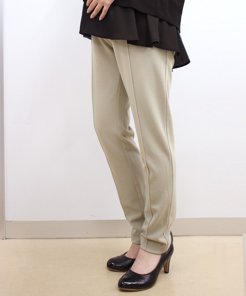 SweetMommy（スウィートマミー）の「ストレッチ センタープレス スリムスラックス [マタニティ]（マタニティウェア/グッズ・レディース・ブラック/ネイビー/グレイッシュベージュ・S/M/L）」の5枚目の写真