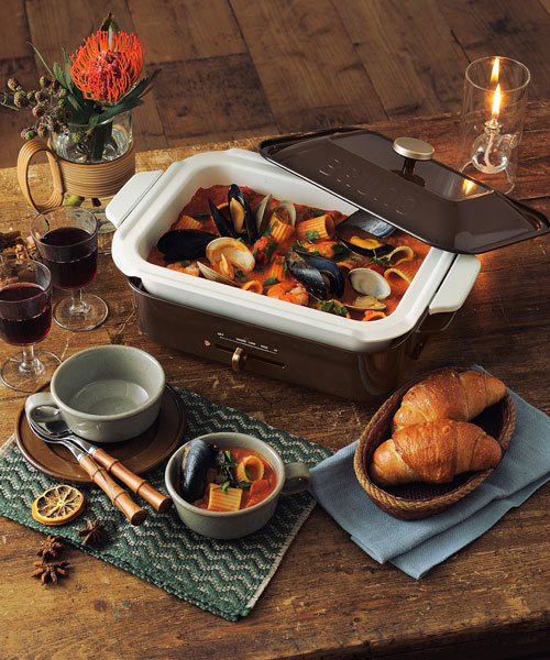 BRUNO（ブルーノ）の「コンパクトホットプレート（キッチン家電・レディース・ホワイト/レッド/サーモンピンク/ブラウン/ピンク/ネイビー/ピンク系その他/ライトピンク/ライトグリーン・ﾌﾘ-）」の2枚目の写真