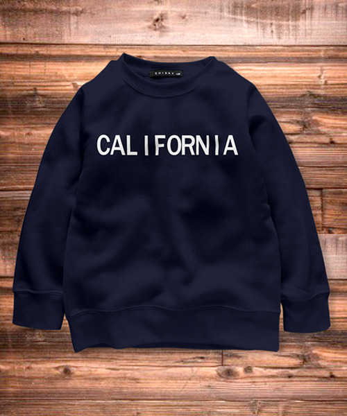 THE CASUAL(カジュアル)の「パイル起毛プリントトレーナー スウェット キッズ(スウェット・キッズ・A/T/S/R/Q/P/O/N/M/L/K/J/I/H/G/F/E/D/C/B・110cm/120cm/130cm/140cm/150cm/160cm/100cm)」の4枚目の写真