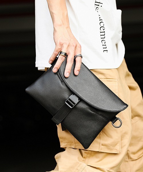 Fun & Daily(ファンアンドデイリー)の「2Way Middle Flap Shoulder Bag(ショルダーバッグ・メンズ・ブラック・FREE)」の5枚目の写真