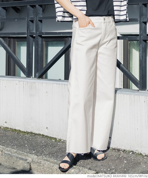 coca（coca）（コカ）の「＼新色登場／ストレッチ入りカットオフデニム（デニムパンツ・レディース・ブルー/ホワイト/ブラック・M/L）」の8枚目の写真